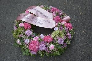 Trauerfloristik Augsburg von Blumen Flaschka