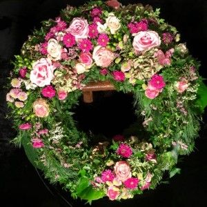 Trauerkranz asymmetrisch